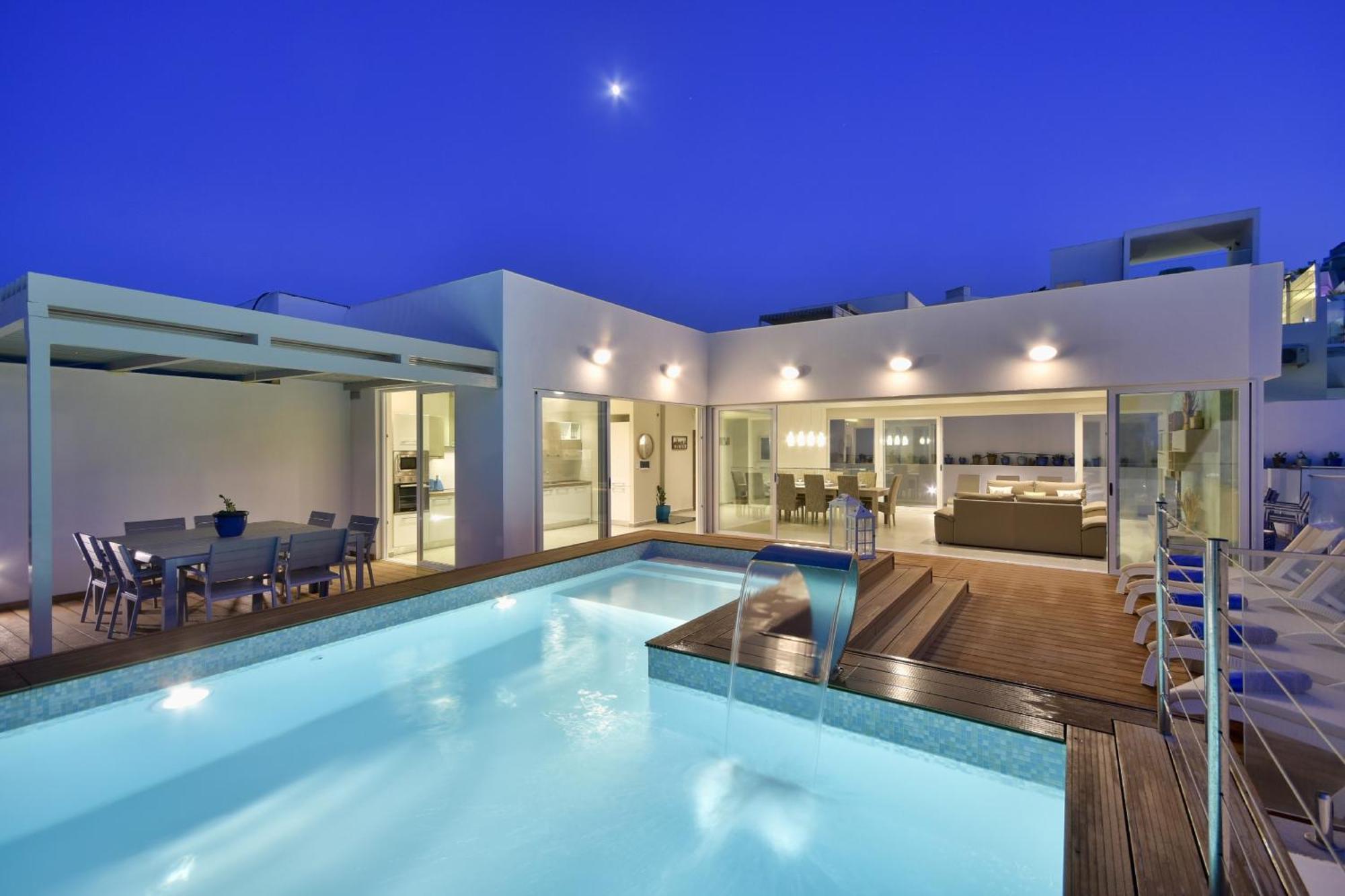 Villa Blu - Family Villa With Indoor Heated Pool, Sauna And Games Room 梅利哈 外观 照片
