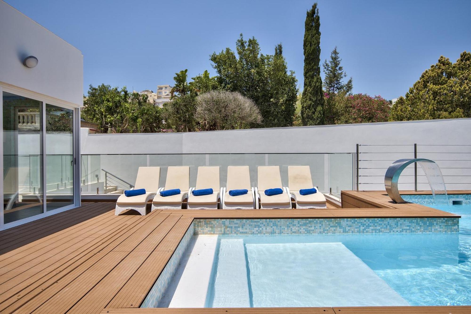 Villa Blu - Family Villa With Indoor Heated Pool, Sauna And Games Room 梅利哈 外观 照片